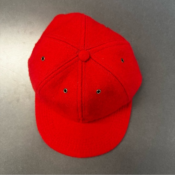 Vibrant Red Vintage GAP 80% Wool Women’s Adjustable Hat Made in USA - Picture 5 of 16